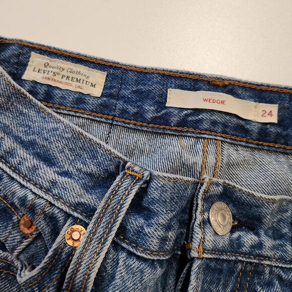 Levi's Premium Wedgie Fit Denim Jeans Blue Raw Hem High Waist Ankle Women's 24 - Picture 5 of 11